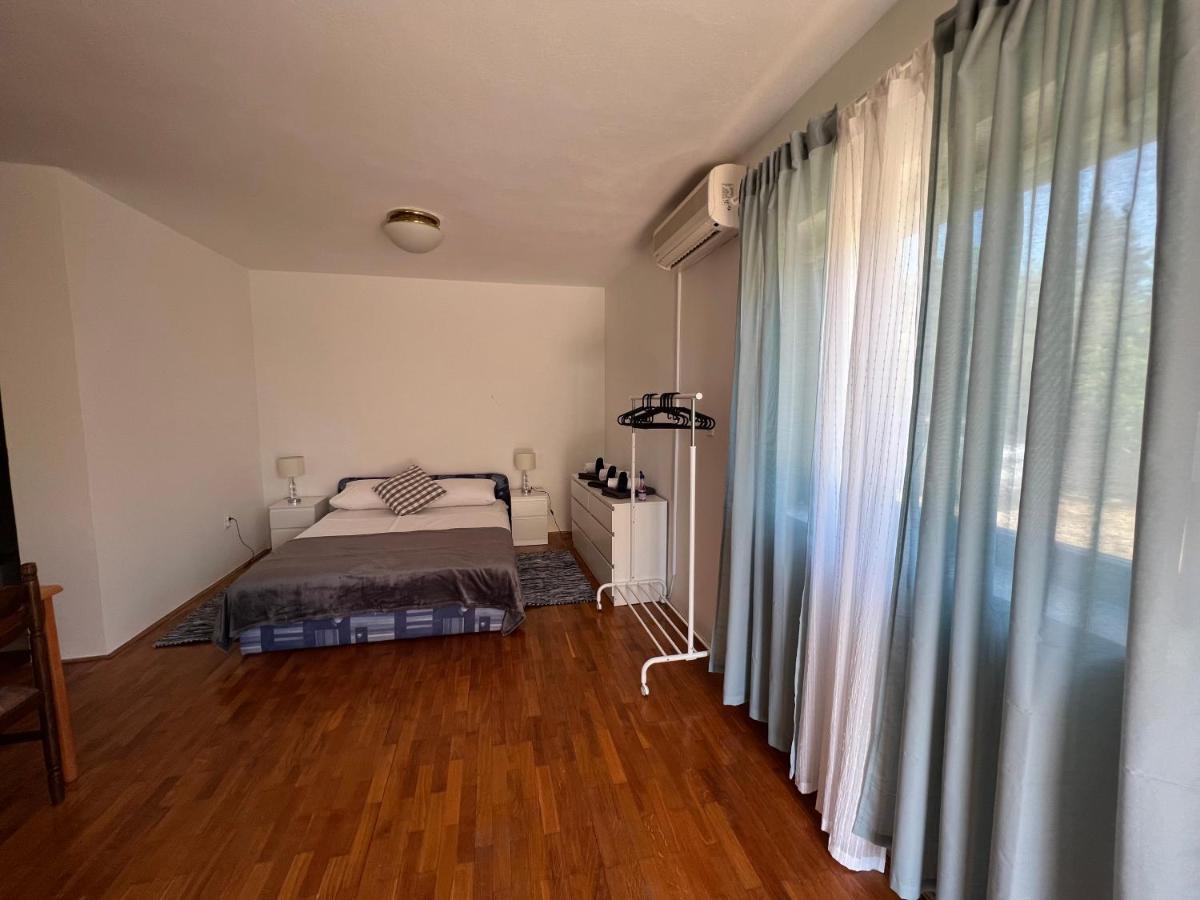 Apartments Antolkovic Ugljan Exterior photo