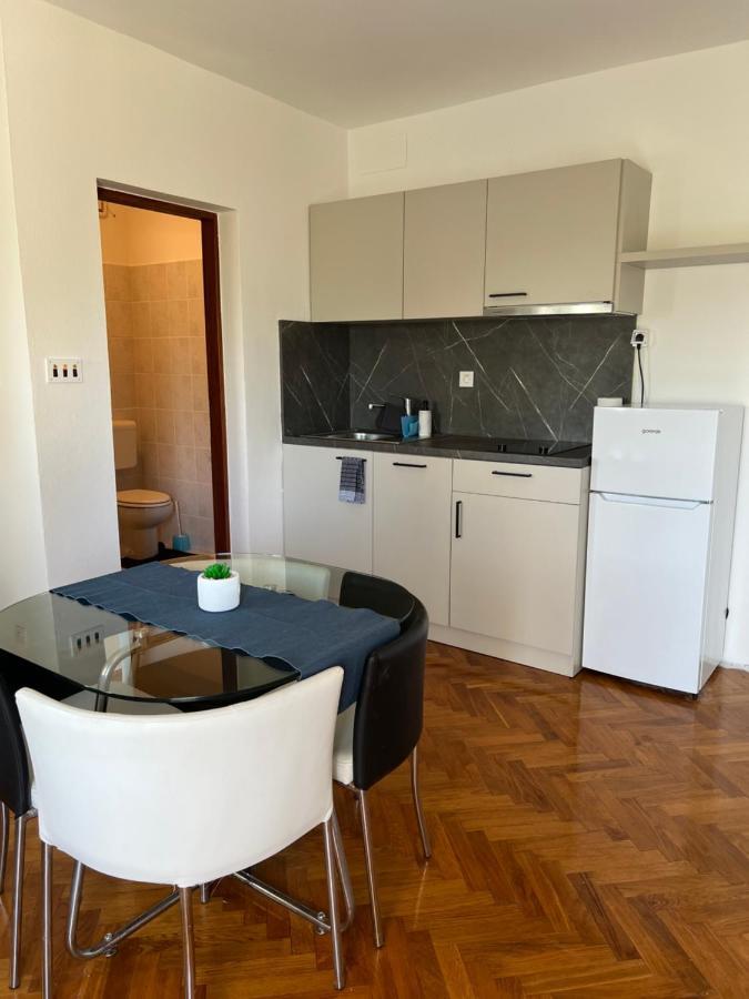 Apartments Antolkovic Ugljan Exterior photo