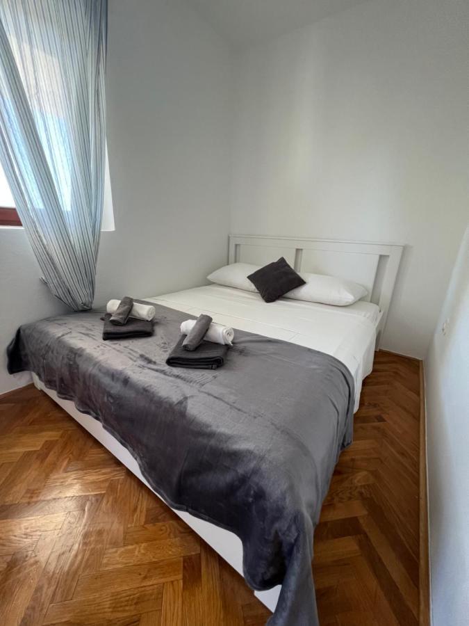 Apartments Antolkovic Ugljan Exterior photo
