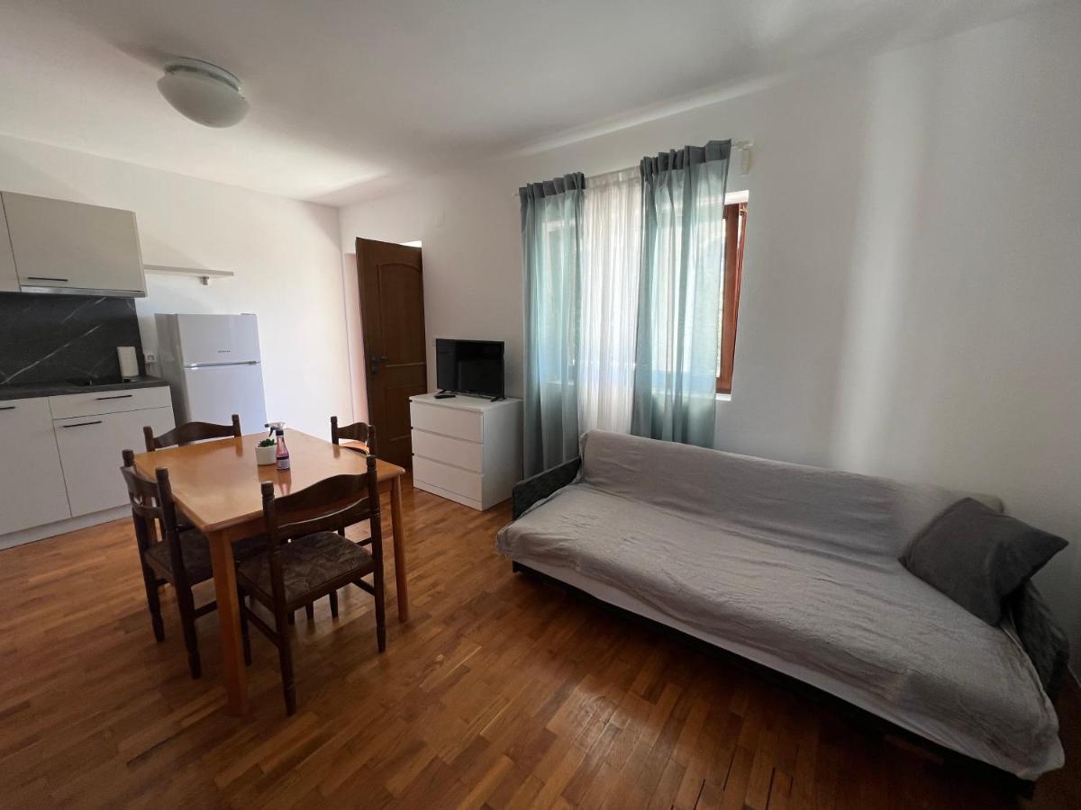 Apartments Antolkovic Ugljan Exterior photo