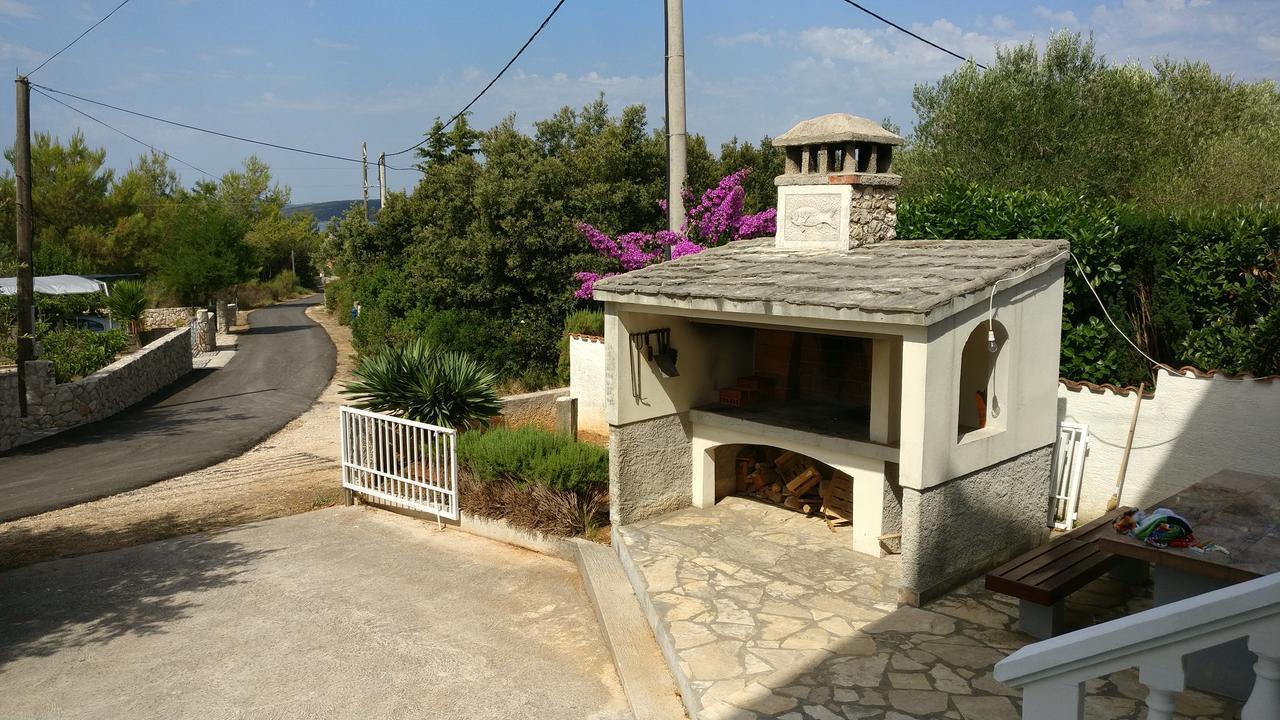Apartments Antolkovic Ugljan Exterior photo